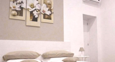 Camera-al-centro-di-Napoli-Calipso